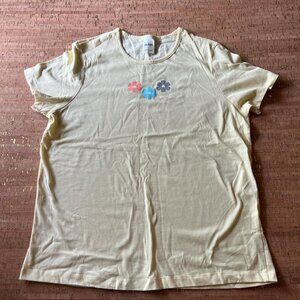 creamy yellow flower tee